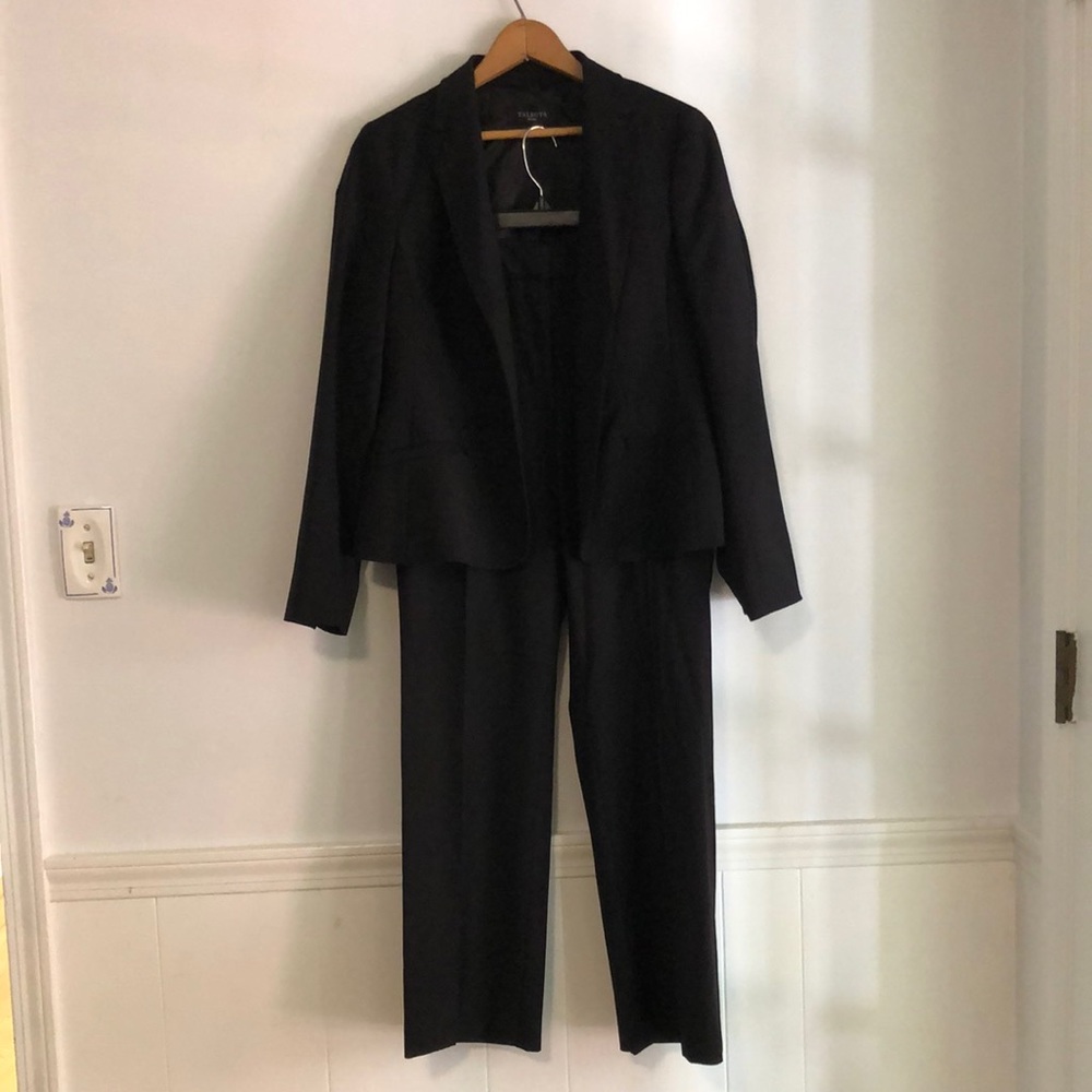Talbots black suit 10p